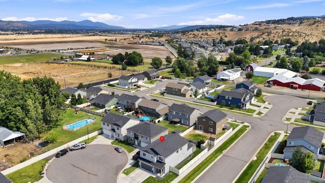 123 S WILLAMETTE St, Greenacres, WA 99016