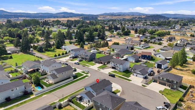123 S WILLAMETTE St, Greenacres, WA 99016