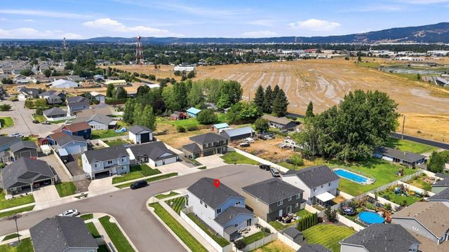 123 S WILLAMETTE St, Greenacres, WA 99016