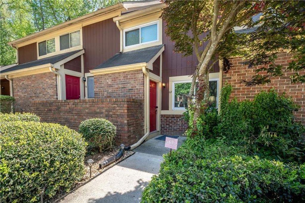 69 Country Place Court, Alpharetta, GA 30005