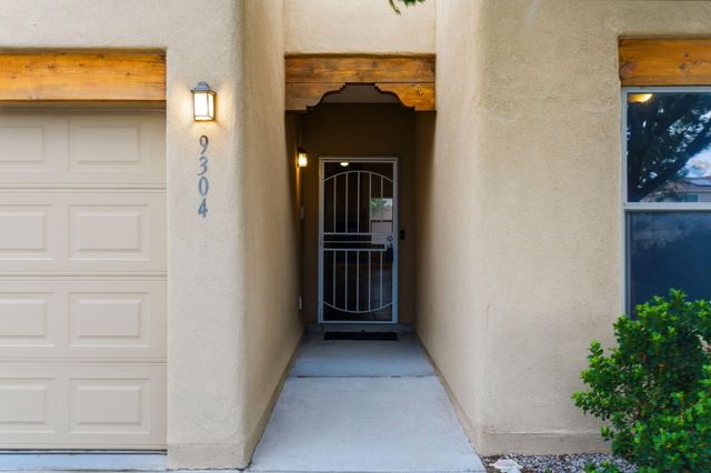 9304 Tephra Avenue NW, Albuquerque, NM 87120