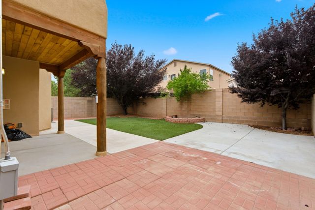 9304 Tephra Avenue NW, Albuquerque, NM 87120