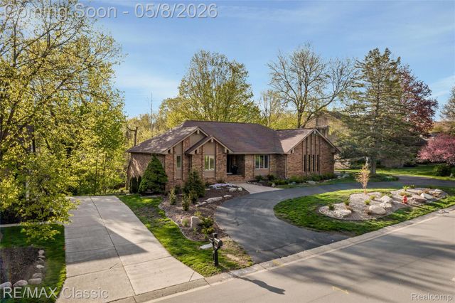 20419 Woodcreek Boulevard, Northville Township, MI 48167