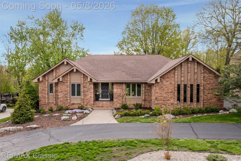 20419 Woodcreek Boulevard, Northville Township, MI 48167