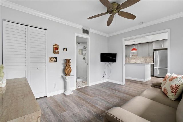 1395 SW 27th Avenue 102, Delray Beach, FL 33445