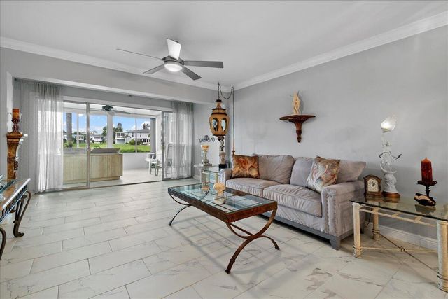 1395 SW 27th Avenue 102, Delray Beach, FL 33445