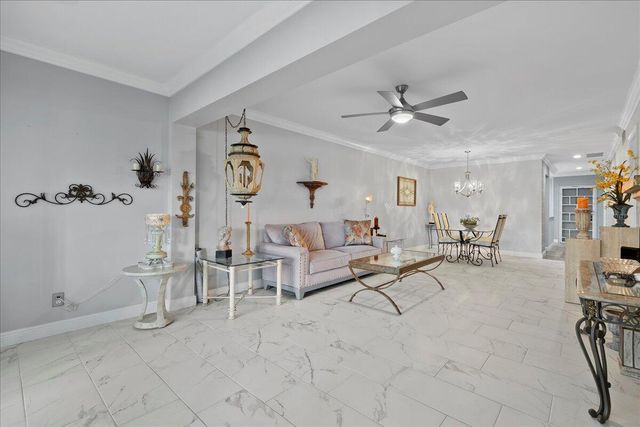 1395 SW 27th Avenue 102, Delray Beach, FL 33445