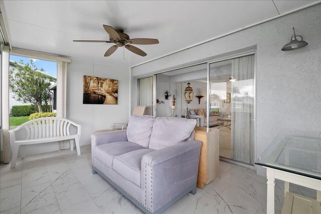 1395 SW 27th Avenue 102, Delray Beach, FL 33445