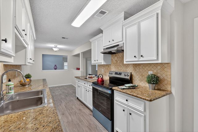 11842 S Fairhollow Lane, Houston, TX 77043