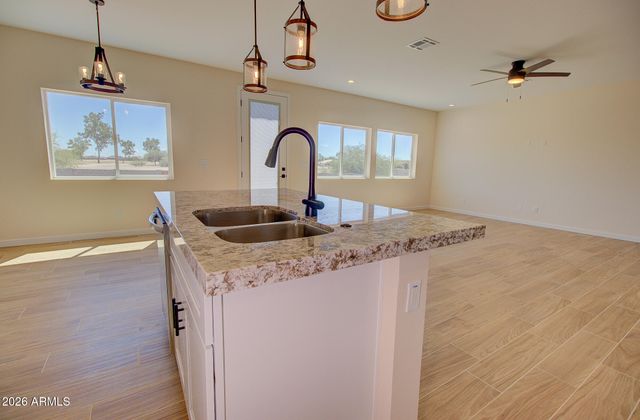 14663 S COUNTRY CLUB Drive, Arizona City, AZ 85123