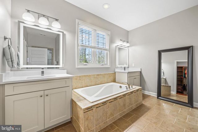 7022 BARCLAY DR, Fredericksburg, VA 22407