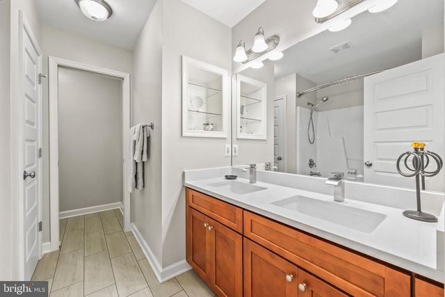 7022 BARCLAY DR, Fredericksburg, VA 22407