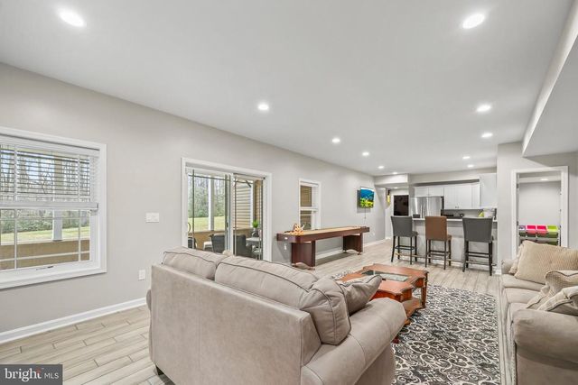 7022 BARCLAY DR, Fredericksburg, VA 22407