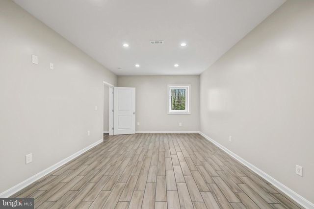7022 BARCLAY DR, Fredericksburg, VA 22407