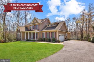 7022 BARCLAY DR, Fredericksburg, VA 22407