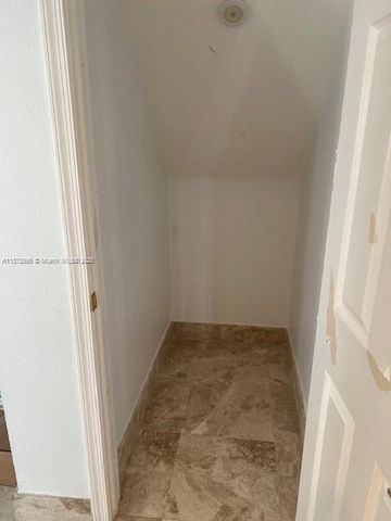 1298 NW 192nd Ter, Pembroke Pines, FL 33029
