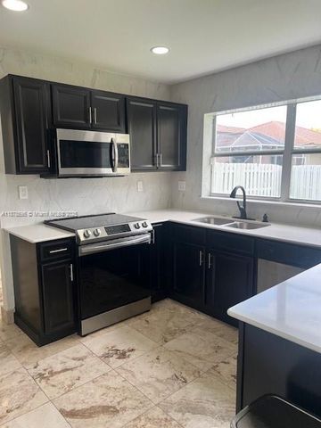 1298 NW 192nd Ter, Pembroke Pines, FL 33029