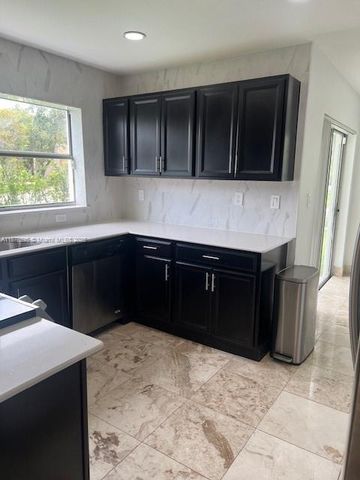 1298 NW 192nd Ter, Pembroke Pines, FL 33029
