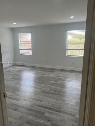 1298 NW 192nd Ter, Pembroke Pines, FL 33029