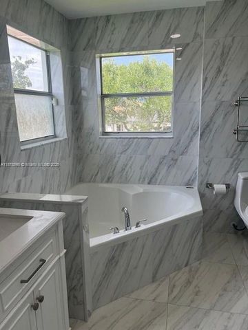 1298 NW 192nd Ter, Pembroke Pines, FL 33029