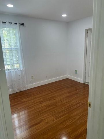 1298 NW 192nd Ter, Pembroke Pines, FL 33029