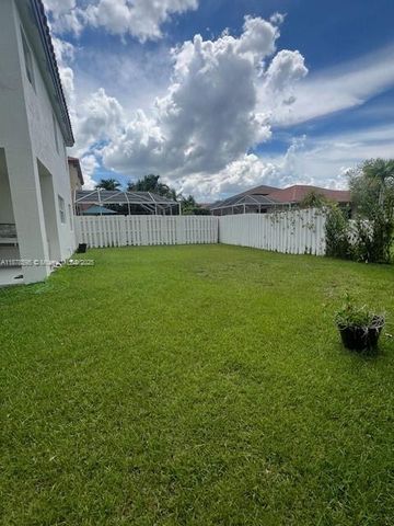 1298 NW 192nd Ter, Pembroke Pines, FL 33029