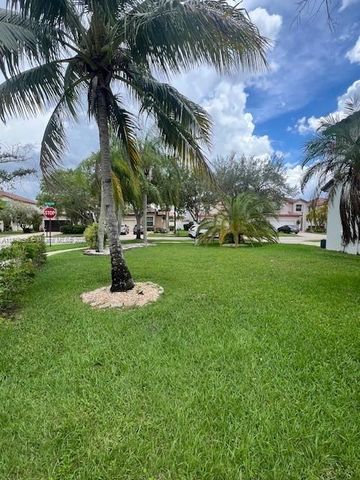 1298 NW 192nd Ter, Pembroke Pines, FL 33029