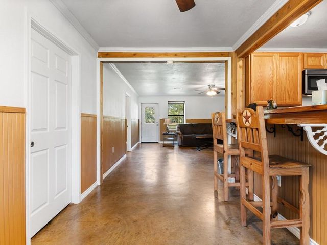 101 Oak Creek Drive, Van Vleck, TX 77482