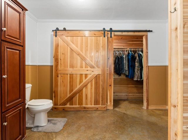 101 Oak Creek Drive, Van Vleck, TX 77482