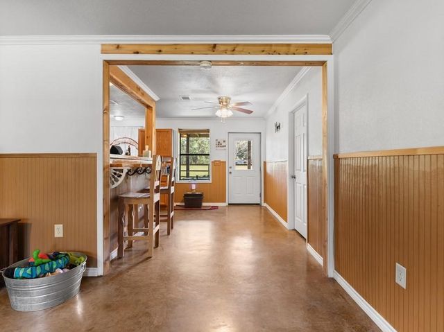 101 Oak Creek Drive, Van Vleck, TX 77482