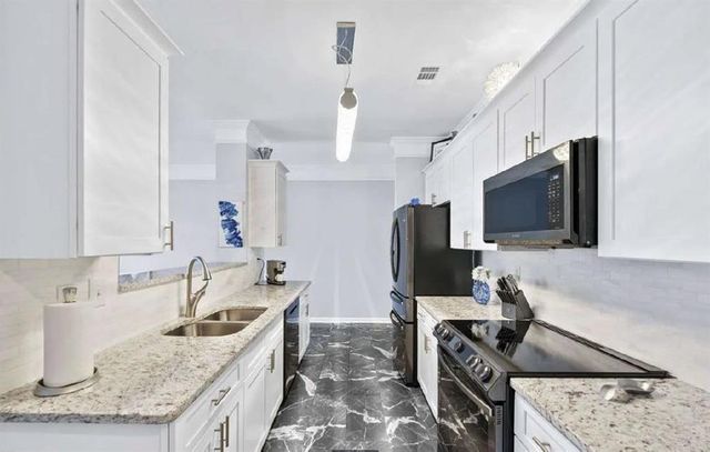 928 Pierce Ivy Court, Lawrenceville, GA 30043