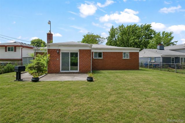 26122 Warner Avenue, Warren, MI 48091