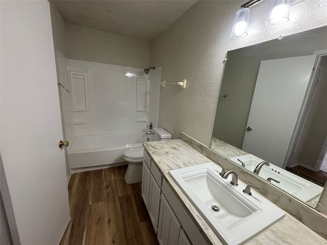 1008 Poplar Street 1010, Benbrook, TX 76126