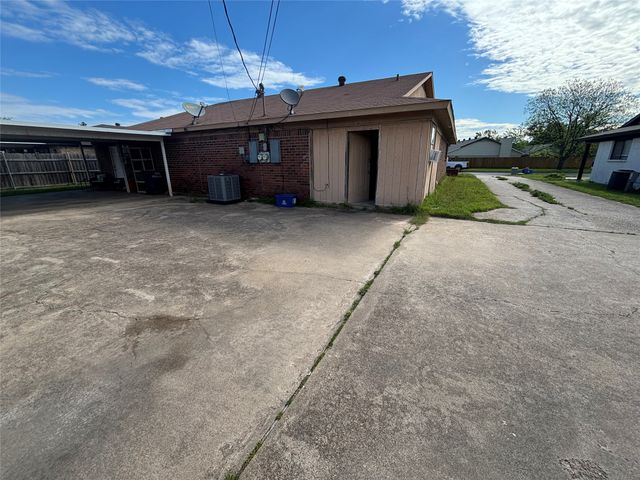 1008 Poplar Street 1010, Benbrook, TX 76126