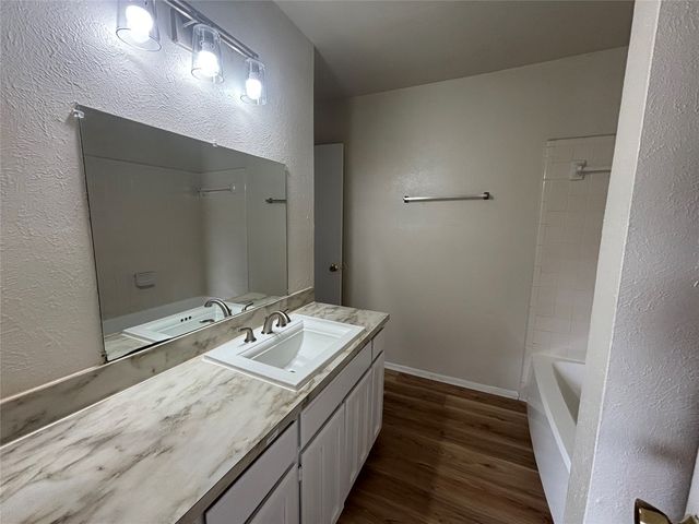 1008 Poplar Street 1010, Benbrook, TX 76126