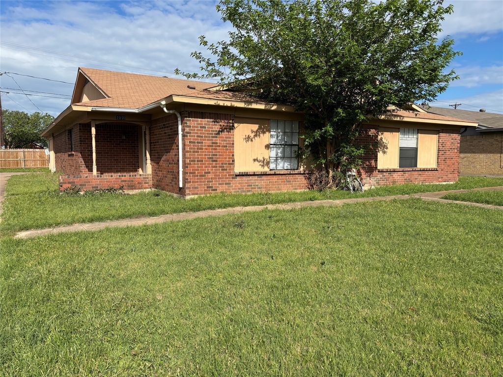 1008 Poplar Street 1010, Benbrook, TX 76126
