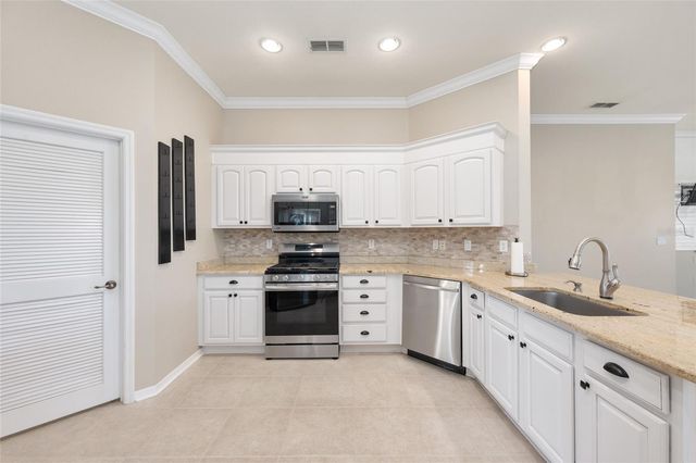 8737 SW 83RD CIRCLE, Ocala, FL 34481