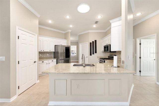 8737 SW 83RD CIRCLE, Ocala, FL 34481