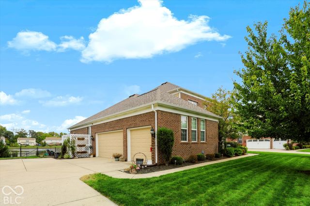 8856 Spring Violet Place, Zionsville, IN 46077