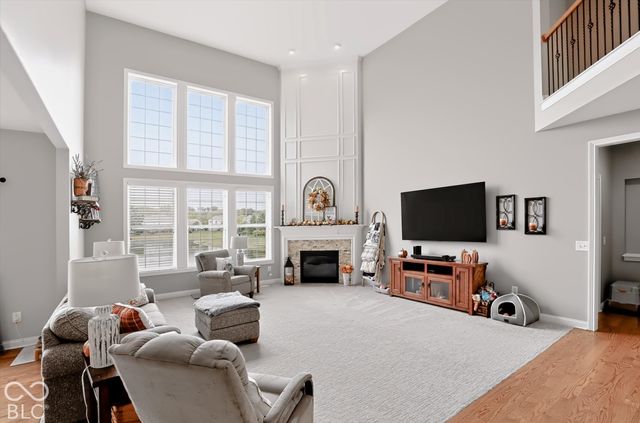 8856 Spring Violet Place, Zionsville, IN 46077