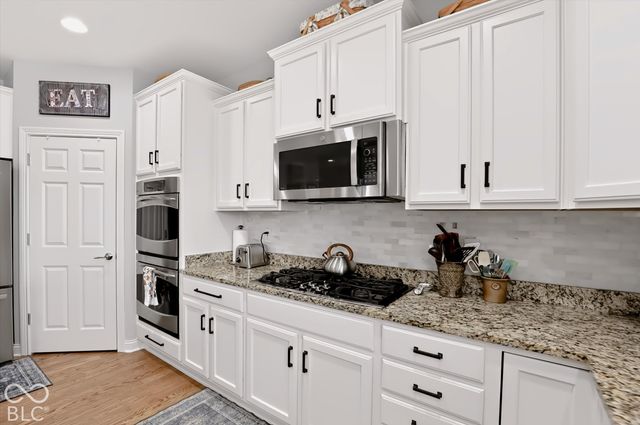 8856 Spring Violet Place, Zionsville, IN 46077