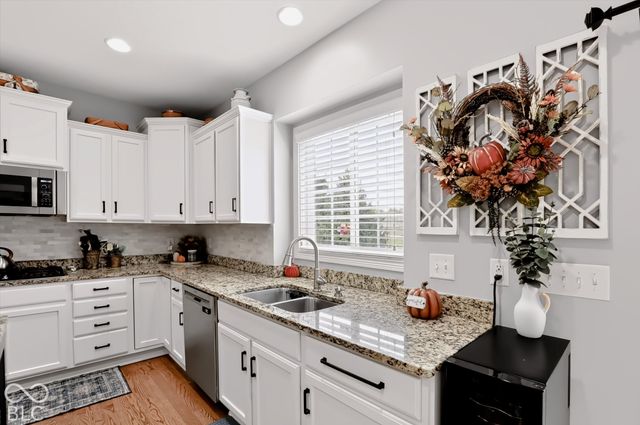 8856 Spring Violet Place, Zionsville, IN 46077