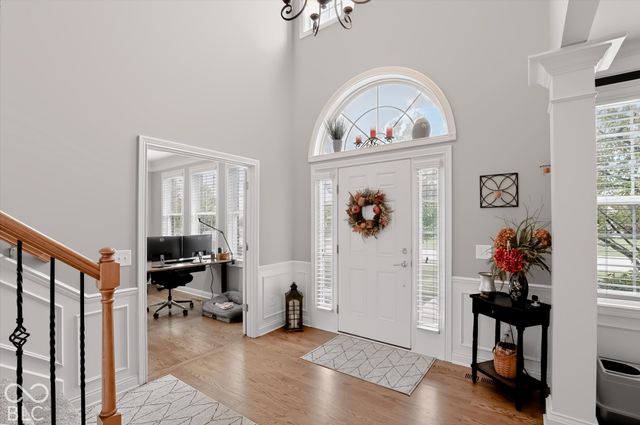 8856 Spring Violet Place, Zionsville, IN 46077