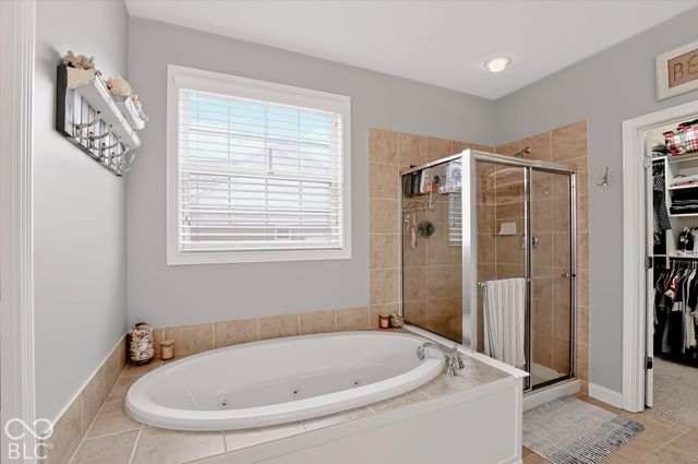 8856 Spring Violet Place, Zionsville, IN 46077