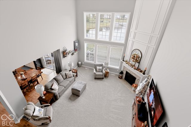 8856 Spring Violet Place, Zionsville, IN 46077