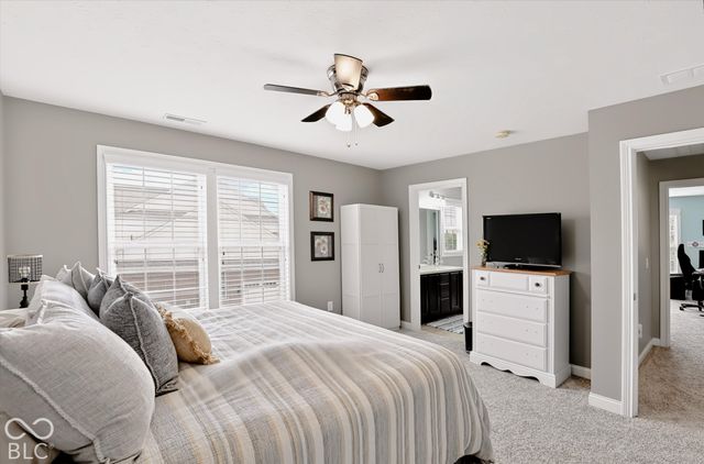 8856 Spring Violet Place, Zionsville, IN 46077