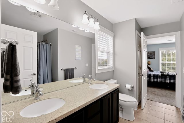 8856 Spring Violet Place, Zionsville, IN 46077