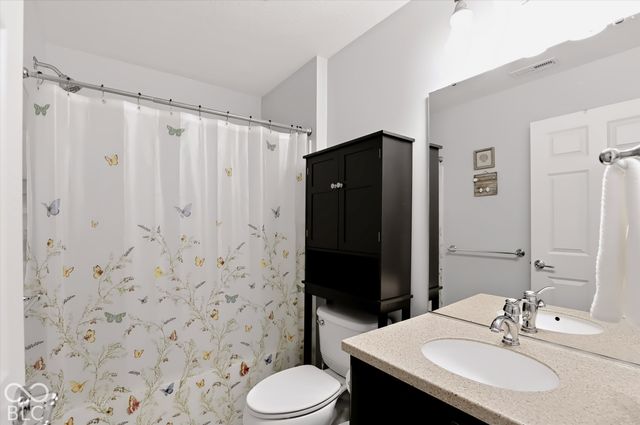 8856 Spring Violet Place, Zionsville, IN 46077