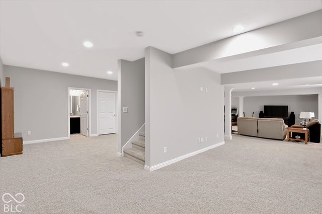 8856 Spring Violet Place, Zionsville, IN 46077
