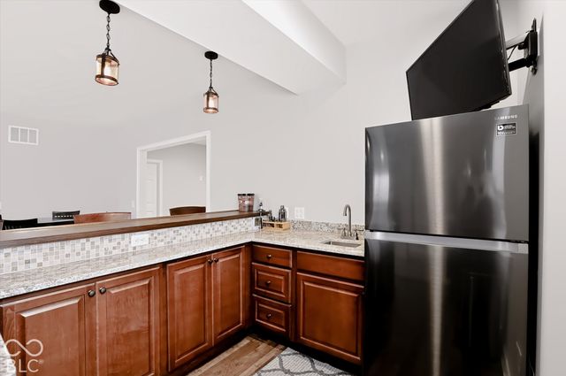 8856 Spring Violet Place, Zionsville, IN 46077